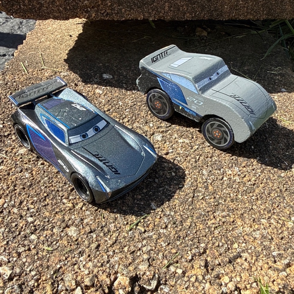 Disney Pixar Cars Jackson Storm IGNTR 20 Diecast & Kidkraft Wooden Car Lot of 2